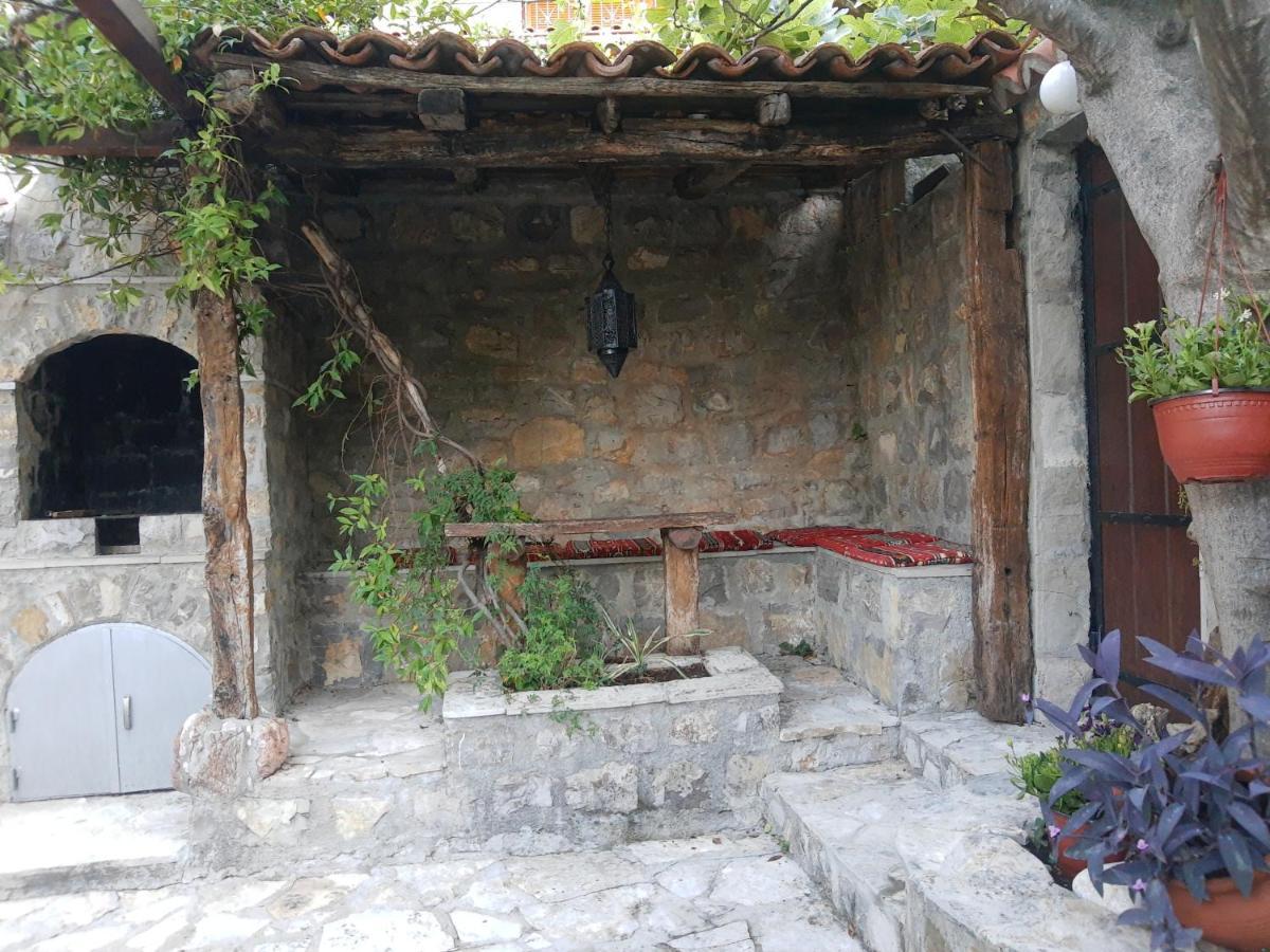 Sea-Side Old Stone Villa With A Private Garden Будва Екстериор снимка